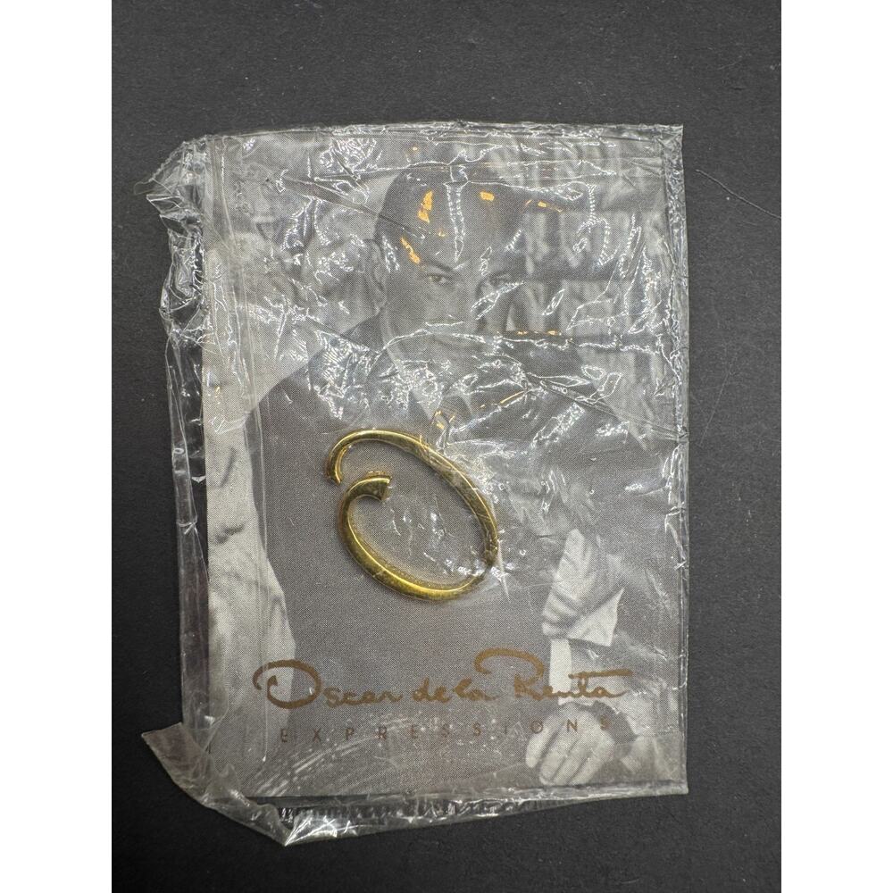 Vintage Oscar de la Renta Mens Logo Tie Tac Pin Designer Gold Tone Metal 1” New